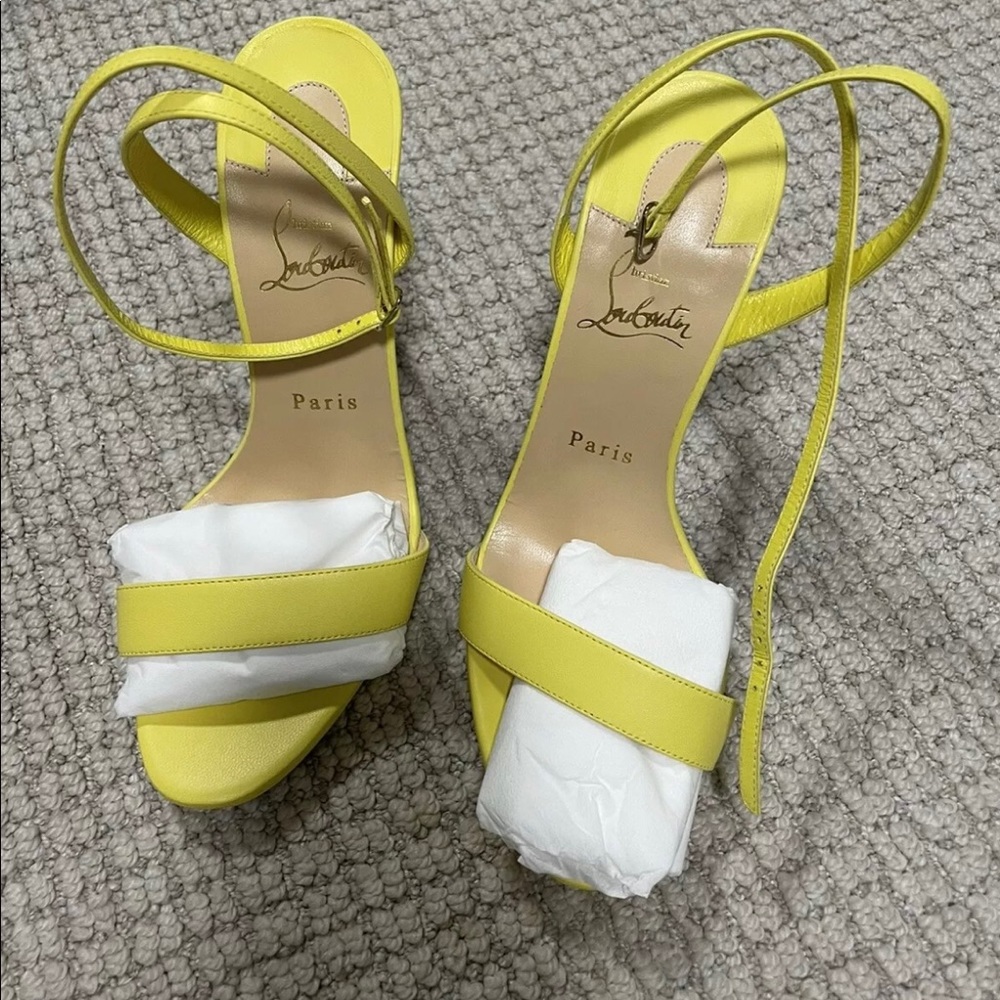 BNIB Christian Louboutin QUEEN 120s Size 39